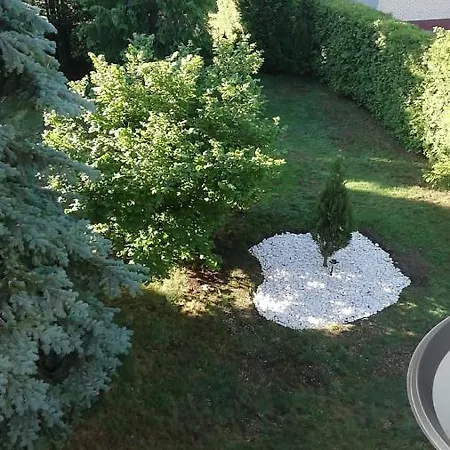 Planinska Kuca Sa Dvoristem