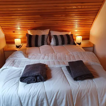 Planinska Kuca Sa Dvoristem *