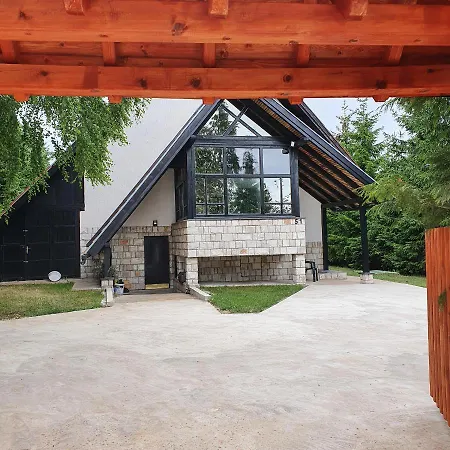 Planinska Kuca Sa Dvoristem Semesterbostad