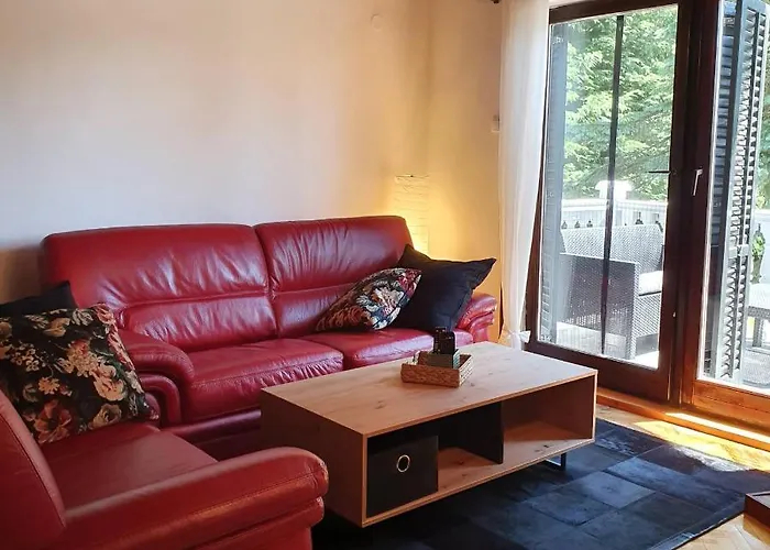 Planinska Kuca Sa Dvoristem *